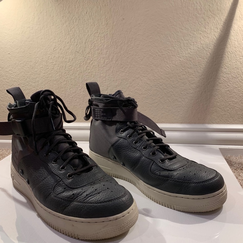 NIKE SF AF1